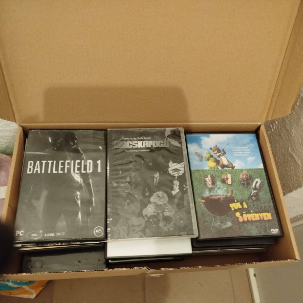 Egy nagy doboznyi dvd és pc