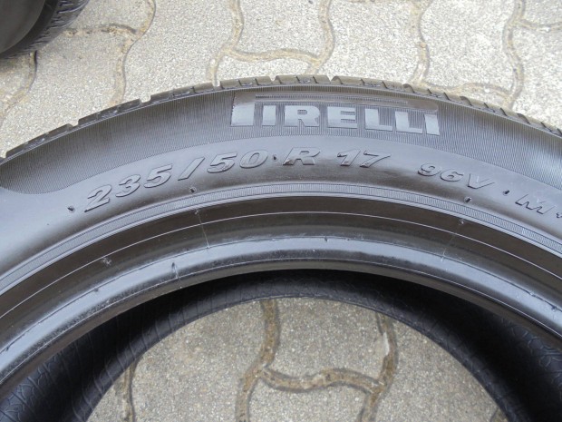 Egy pr 17-es Pirelli j " tli gumi elad Akcis !!!