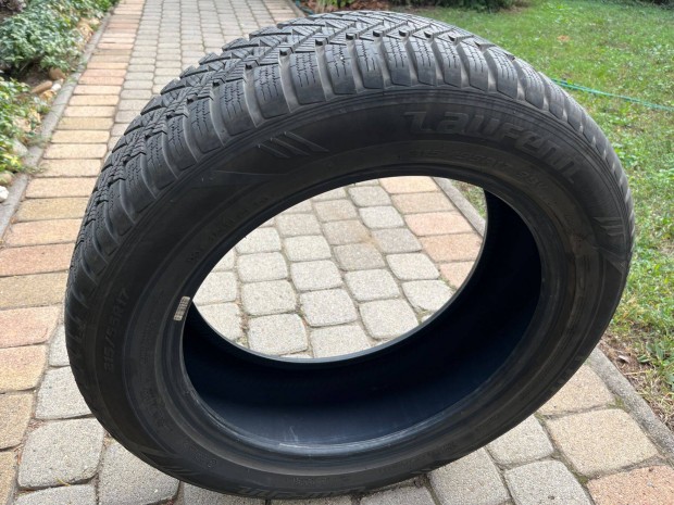 Egy szezont futott 215/55R17 Laufenn tligumi garnitra