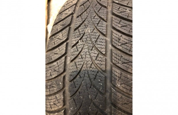 Egy szezont haszn�lt 17-os t�ligumi szett f�l�ron elad�