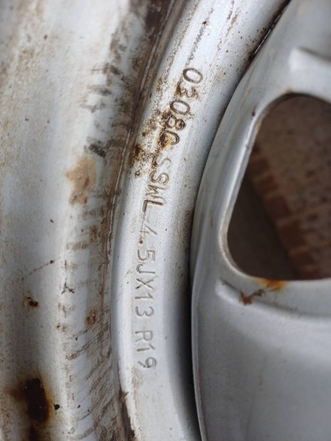 Egy szezot futott Téli gumi .