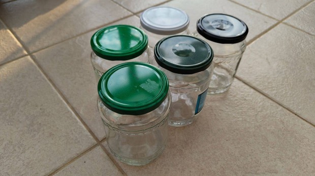 Egyben eladó 55 db 720mL-es befőttes üveg tetővel