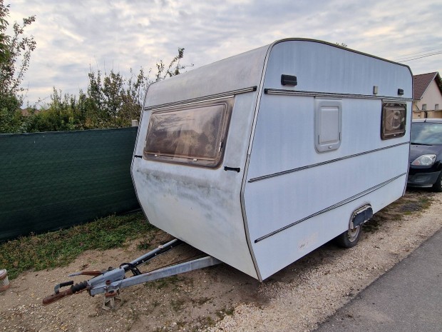 Egyedi 380 zuhany, wc, atfolyos csap, 2 fekhely, telepitesre