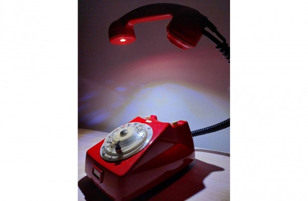 Egyedi asztali lmpa retro trcss telefonbl