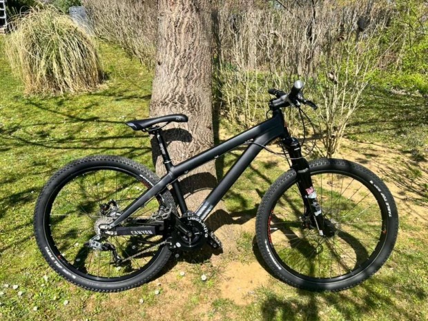 Egyedi építésű - Dirt jump - hegyi kerékpár