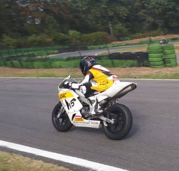 Egyedi k�sz�t�s� gyerek protektoros verseny motoros b�rruha Julius Coe