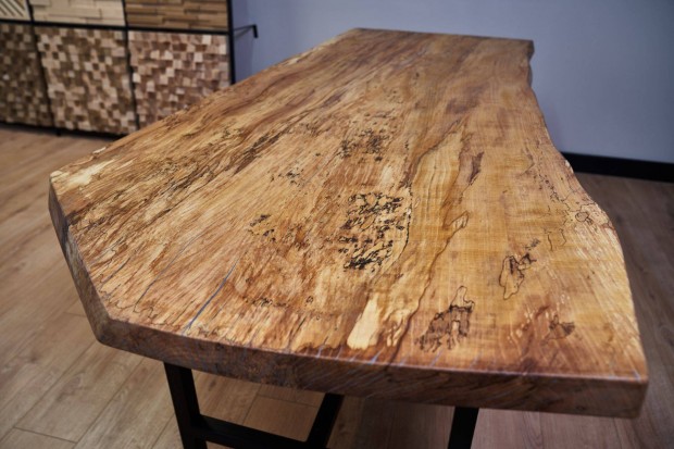 Egyedi kszts tmr fa asztal