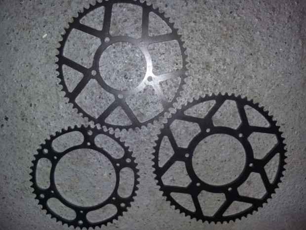 Egyedi m�ret� l�ncker�k k�sz�t�s 420-428-520-525-530