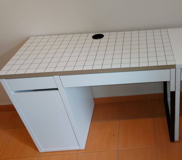 Egyedi mints fellet rsztal IKEA Micke, 105x50x75