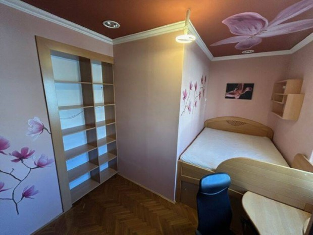 Egyedi nagypolg�ri lak�s a belv�ros perem�n