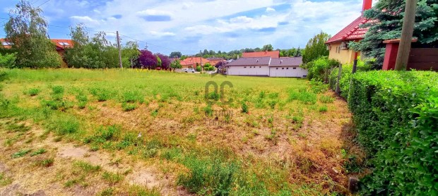 Egyed�l�ll� aj�nlat! Ecseren telek elad�!