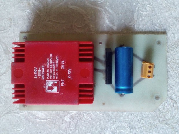 Egyenram tpegysg, adapter 230/24V Pusks