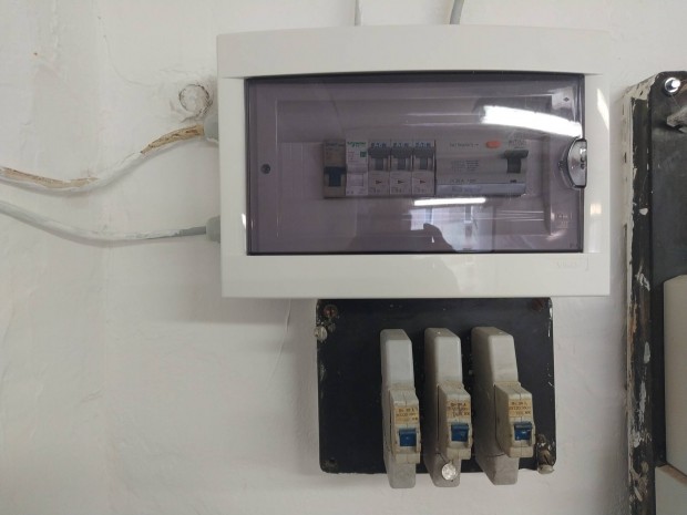 Egyetem Sug�r �t kiad� gar�zs