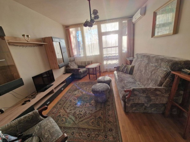 Egyetemek k�zl�ben 1+2 szob�s lak�s kiad�!