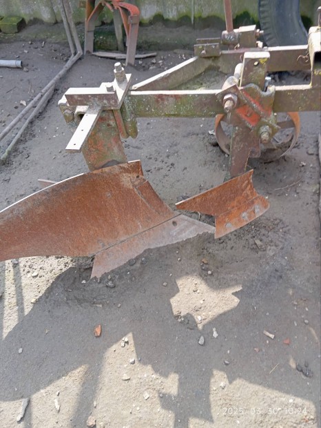 Egyfejes gy�ri sz�nt�eke elad� 