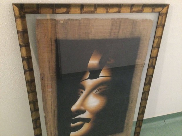 Egyiptombl hozott papirusz.j.igen mutats