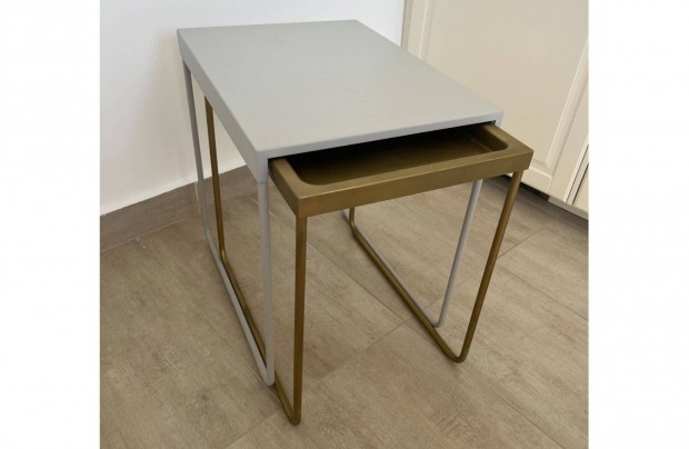 Egymásba tolható asztalok (IKEA)