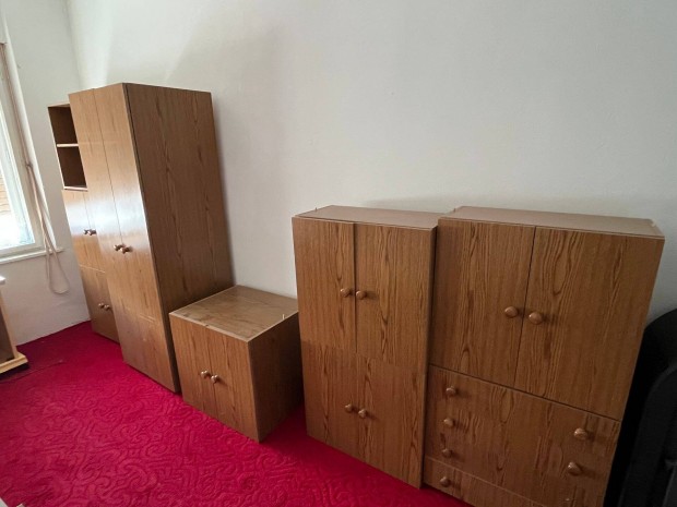 Egym�sra helyezhet� elemes szekr�nysor