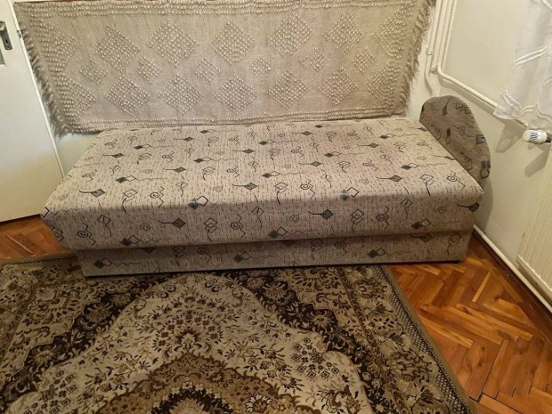Egyszemélyes ágy