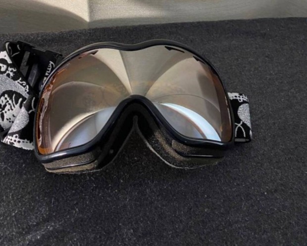 Egyszer hasznlt Oakley s / snowboard szemveg