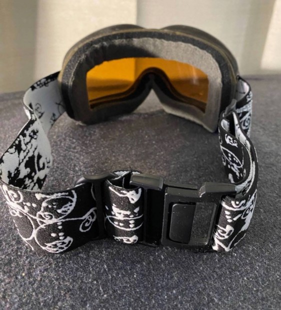 Egyszer hasznlt Oakley s / snowboard szemveg