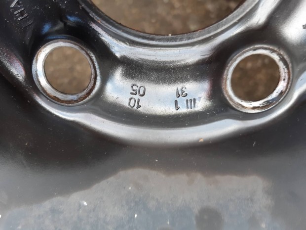 Egytelet Futott 165/70-Es Hankook Téligumi Garnitúra Felnin Eladó