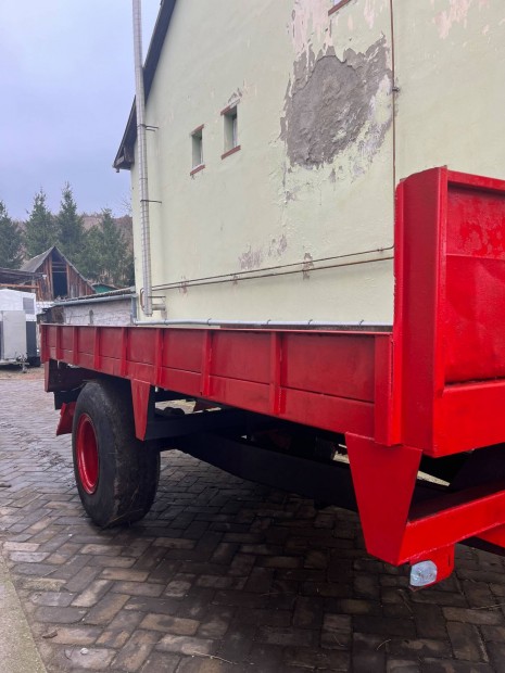 Egytengelyes ptkocsi