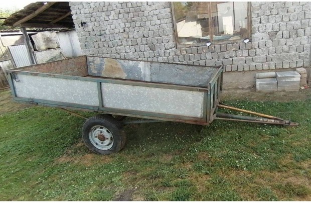 Egytengelyes p�tkocsi elad�