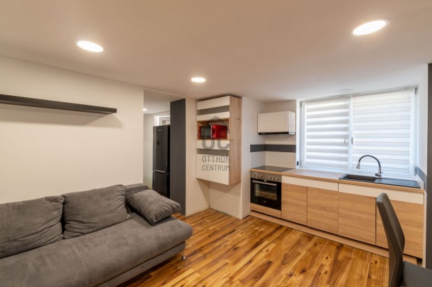 Egy�tt, de m�gis k�l�n!