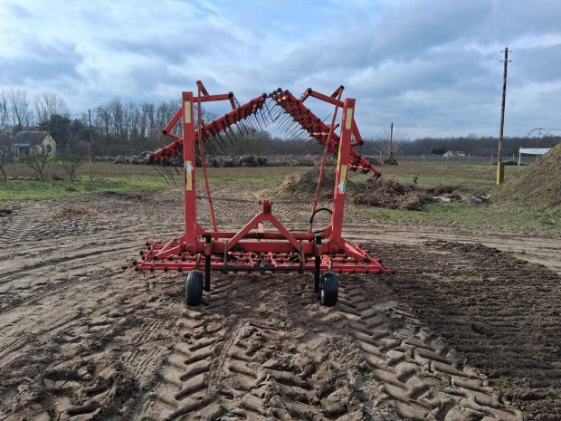 Einb�ck 6 m�teres gyomf�s� hidraulikus nyit�s csuk�s