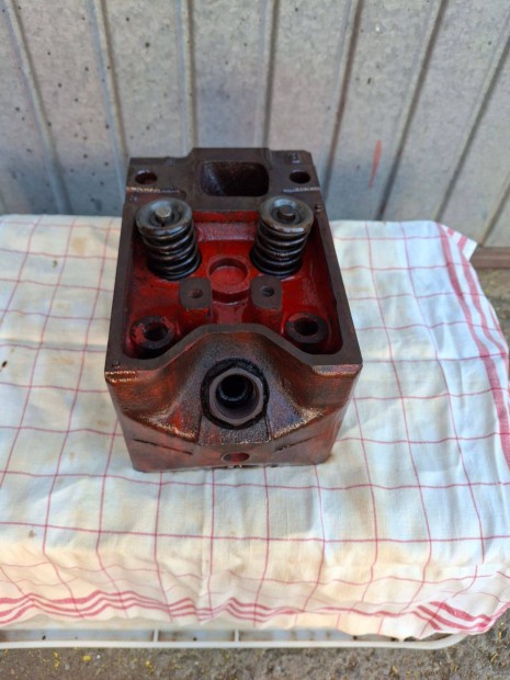 Eke, Ekefej, M�lysz�nt� Eke. UE 28 DUTRA Alkatr�szek