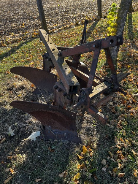 Eke eladó.           .