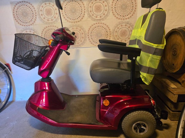 El-Go háromkerekü moped, új akkumulátorokkal