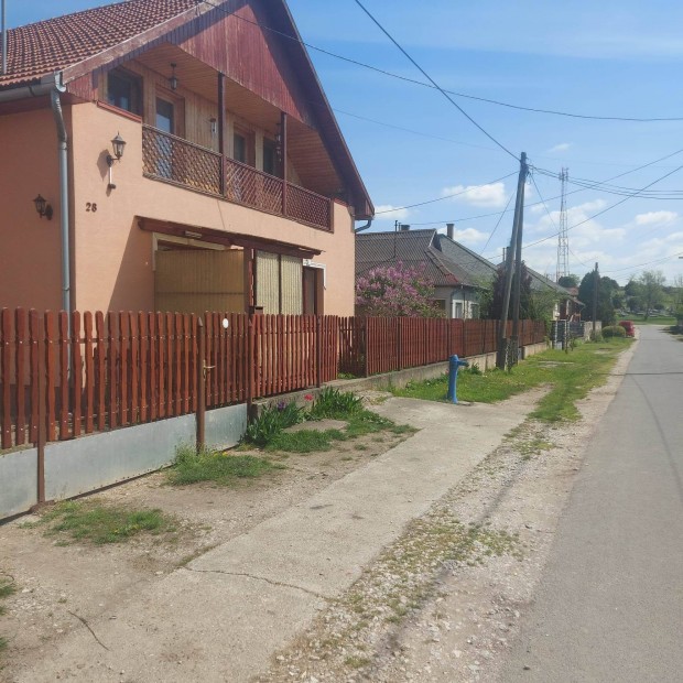 EladÓ KÉnyelmes Otthon!!!