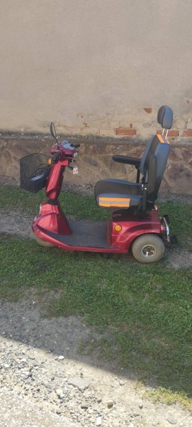 Eladásra Kinálom moped EL-GO járóeszközt.