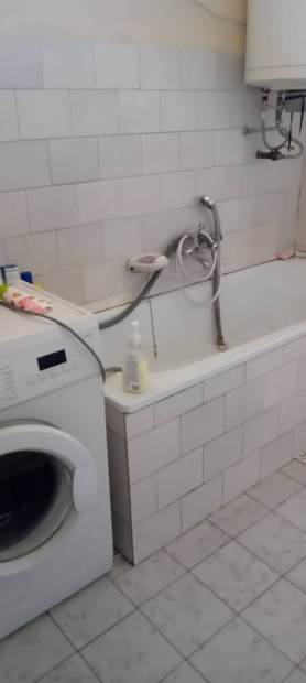 Elad�sra k�n�lom Hajd�s�mson, belv�ros sz�v�ben tal�lhat�