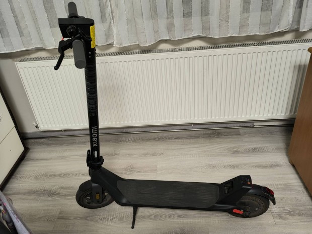 Elad�sra k�n�lom kb 1 �ves Xiaomi rollerem Git�r v�s�rl�s miatt. �lla