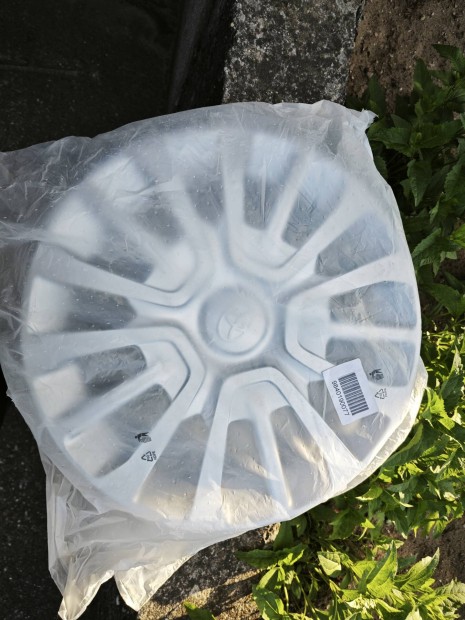 Elad4 db j 16'-os Toyota dsztrcsa 