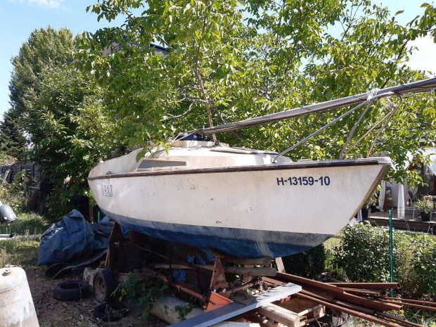 Elad�4szem�lyesbalaton18T�ravitorl�s