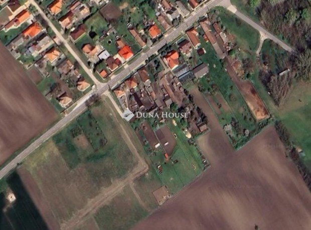 Elad� 1007 nm-es telek Mecs�r