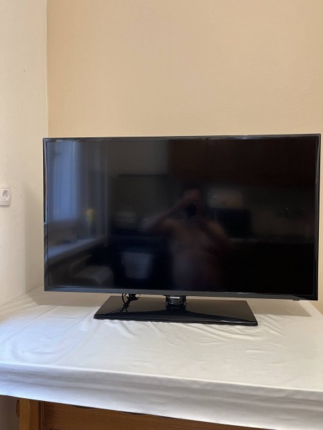 Elad 100 cm-es Samsung tv ra 65 000 Ft