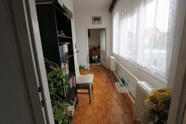 Elad� 100 nm-es h�z Budapest 16. ker. #5122708