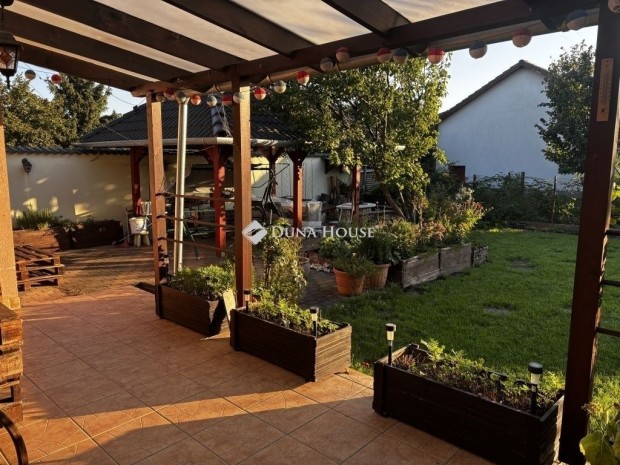 Elad� 100 nm-es h�z Ebes