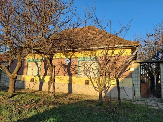 Elad� 100 nm-es h�z Fels�szentiv�n