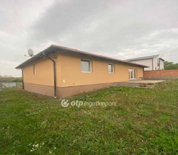 Elad� 100 nm-es h�z Gy�ngy�s