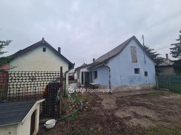 Elad� 100 nm-es h�z Kiskunlach�za