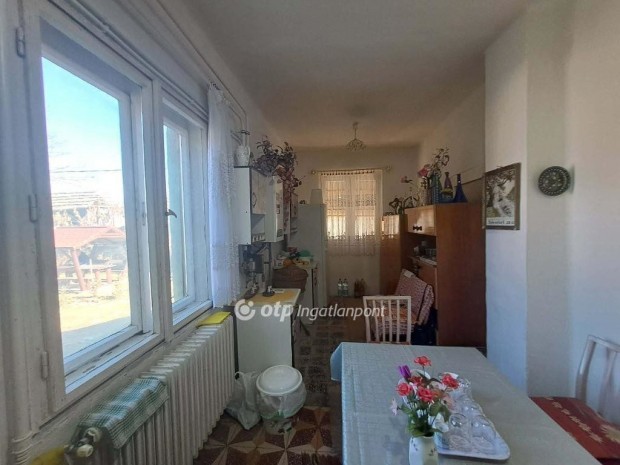 Elad� 100 nm-es h�z Kiszombor