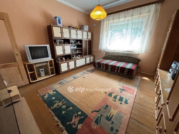 Elad� 100 nm-es h�z Miskolc