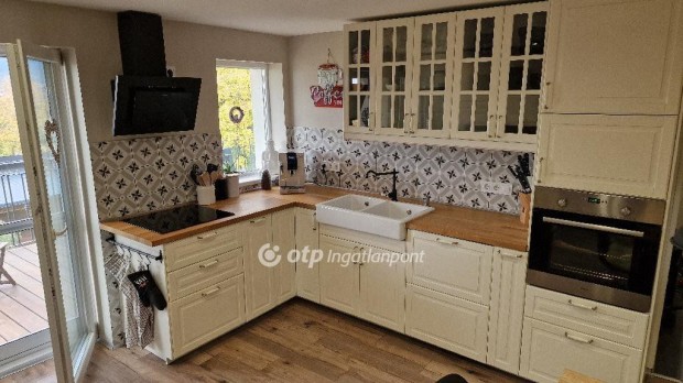 Elad� 100 nm-es h�z P�cs