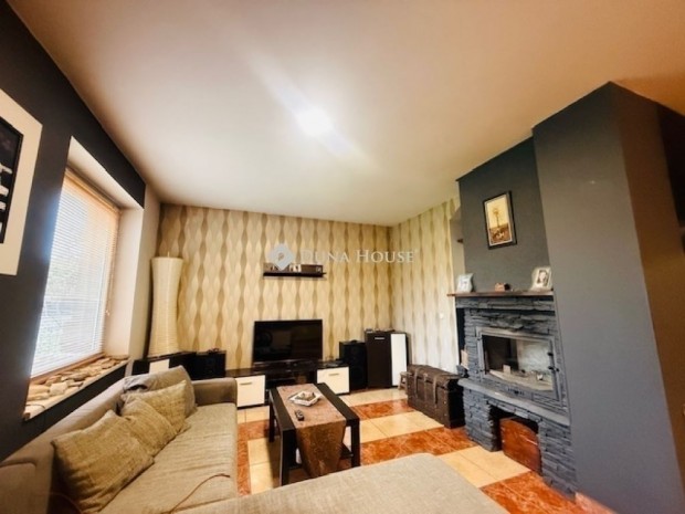 Elad� 100 nm-es h�z Vecs�s